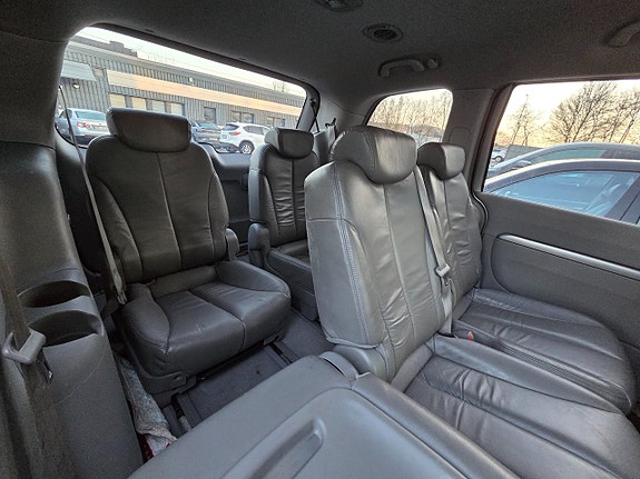 Kia Carnival 11 of 18