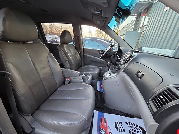 Kia Carnival 9 of 18