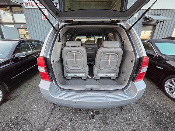 Kia Carnival 12 of 18