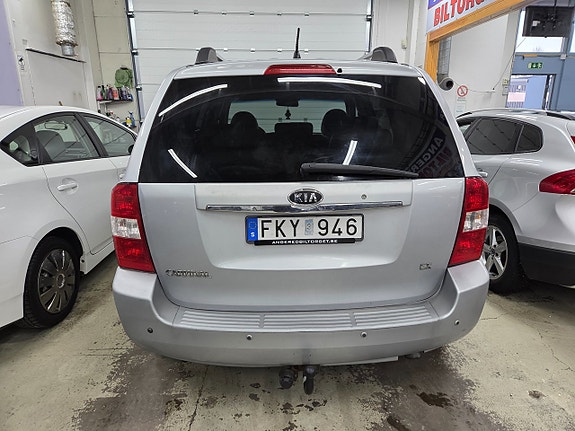 Kia Carnival 7 of 18