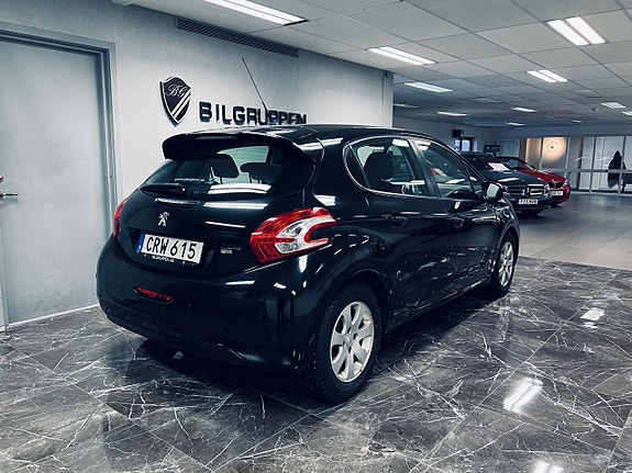 Peugeot 208 4 of 5