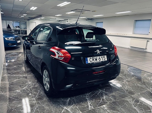 Peugeot 208 6 of 24