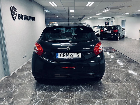 Peugeot 208 5 of 5