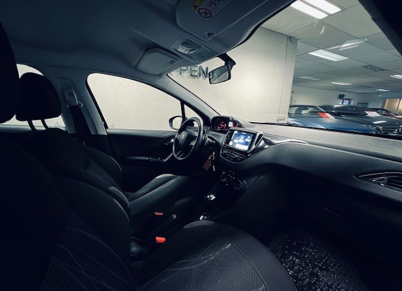 Peugeot 208 13 of 24