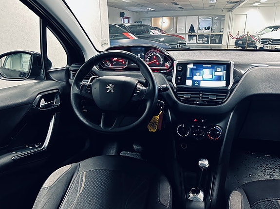 Peugeot 208 10 of 24