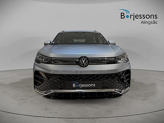 Volkswagen Tiguan 5 of 5