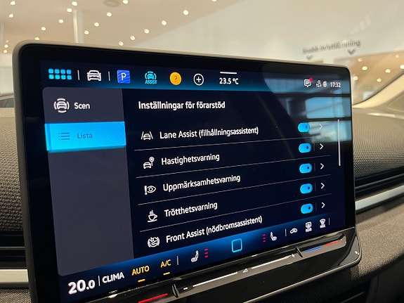 Volkswagen T-Roc 17 of 20