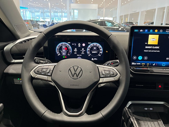 Volkswagen T-Roc 13 of 20