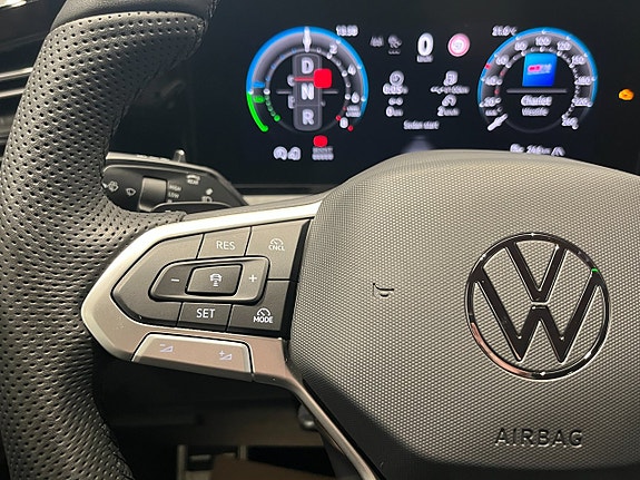 Volkswagen Tiguan 16 of 22