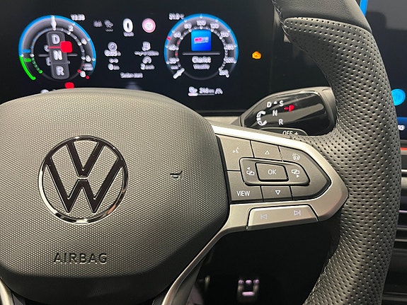 Volkswagen Tiguan 17 of 22