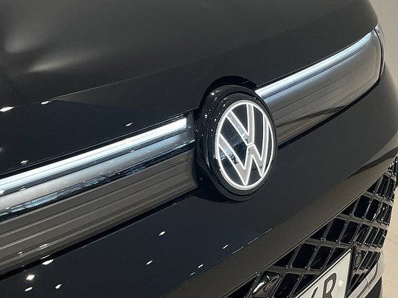 Volkswagen Tiguan 3 of 22