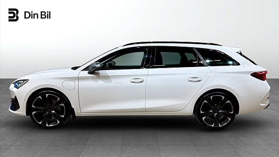 Cupra Leon 2 of 5