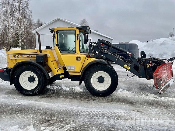 Hjullastare Lundberg 6240 med vikplog