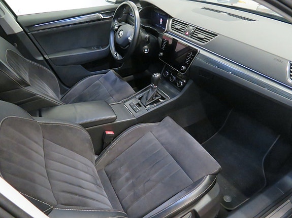 Skoda Superb 9 of 16