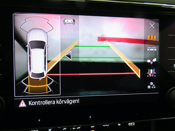 Skoda Superb 12 of 16