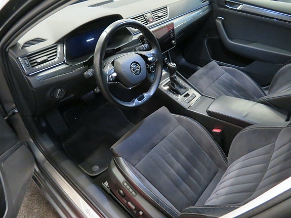 Skoda Superb 10 of 16