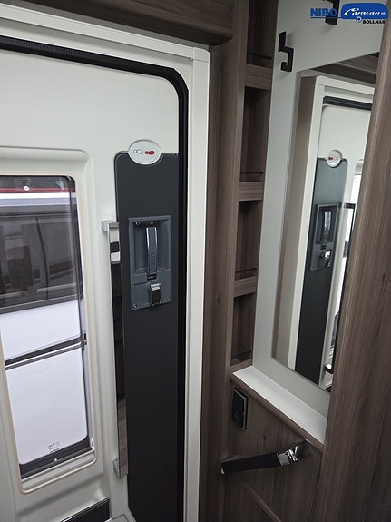Kabe Imperial Travel Master Intergrated 810 Tandem LT 6 of 12