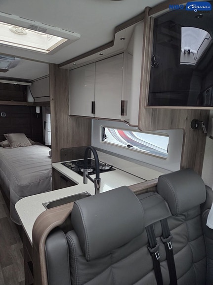 Kabe Imperial Travel Master Intergrated 810 Tandem LT 5 of 12