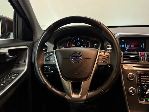 Volvo XC60 16 of 26