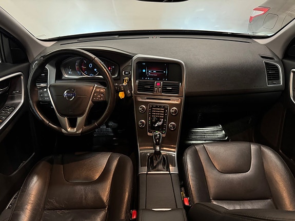 Volvo XC60 15 of 26