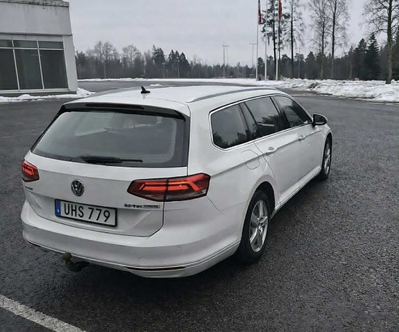 Volkswagen Passat 3 of 5