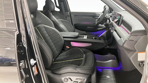 Kia EV9 3 of 13