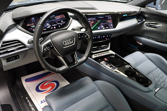Audi e-tron GT 12 of 30