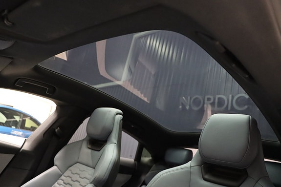 Audi e-tron GT 14 of 30