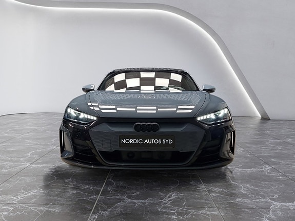 Audi e-tron GT 9 of 30