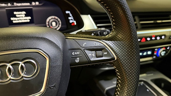 Audi Q7 12 of 29