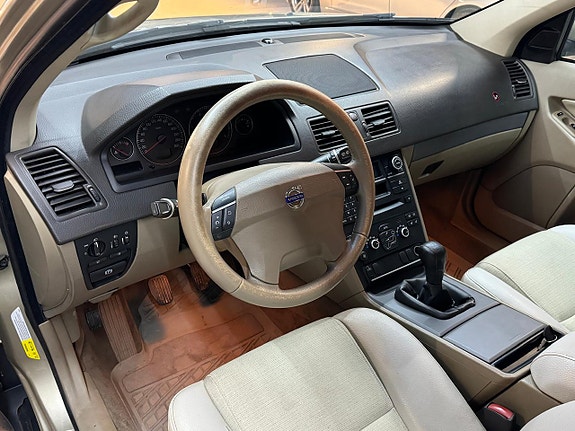 Volvo XC90 7 of 14