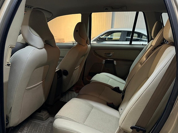 Volvo XC90 14 of 14