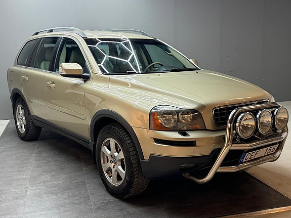 Volvo XC90 2 of 5