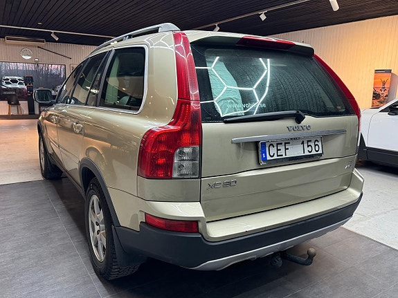 Volvo XC90 4 of 5