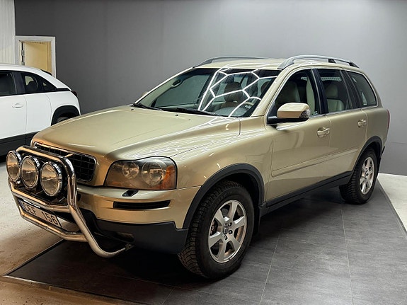 Volvo XC90 3 of 5
