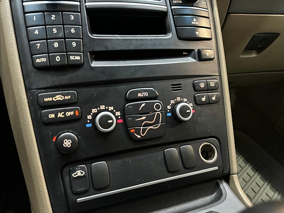 Volvo XC90 11 of 14