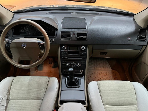 Volvo XC90 6 of 14