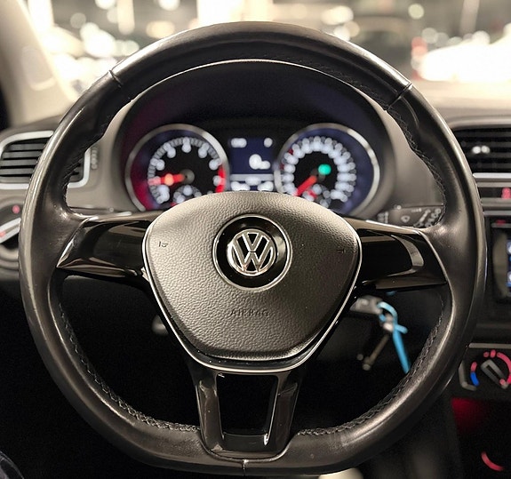 Volkswagen Polo 10 of 12
