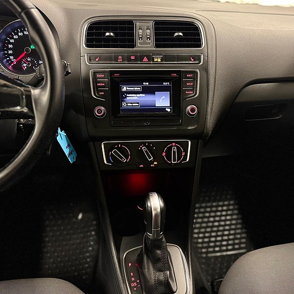 Volkswagen Polo 9 of 12