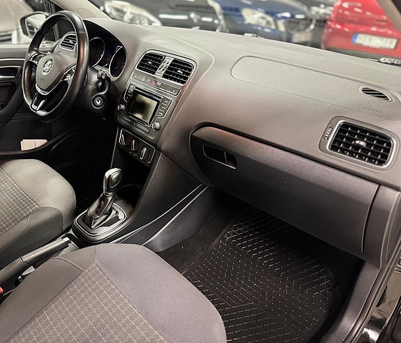 Volkswagen Polo 8 of 12