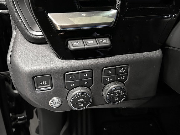 Chevrolet Silverado 1500 19 of 20