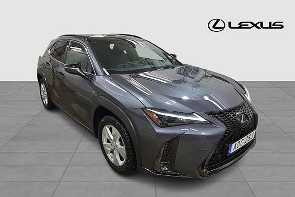 Lexus UX250h 8 of 22
