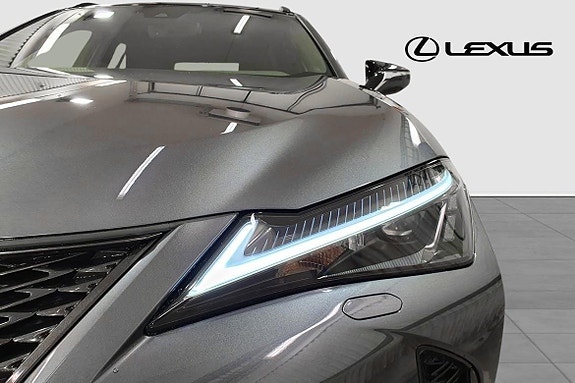 Lexus UX250h 10 of 22