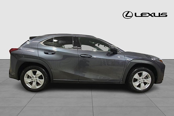Lexus UX250h 7 of 22