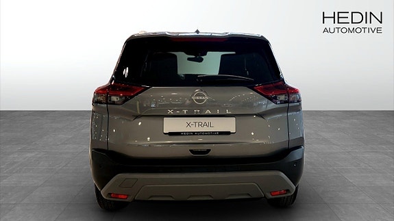 Nissan X-Trail 5 of 8
