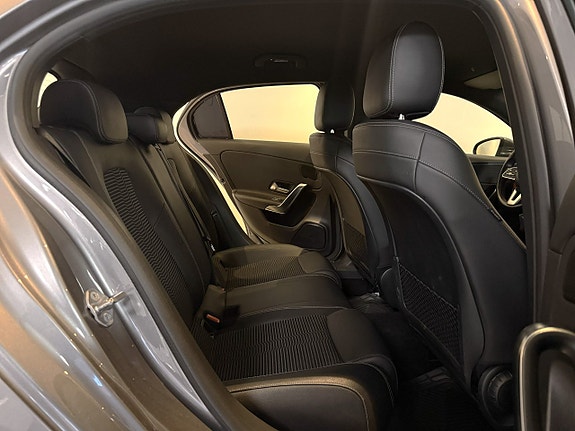 Mercedes-Benz A180 8 of 19