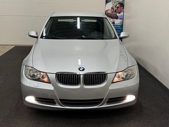BMW 325i 2 of 5