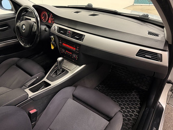 BMW 325i 11 of 14