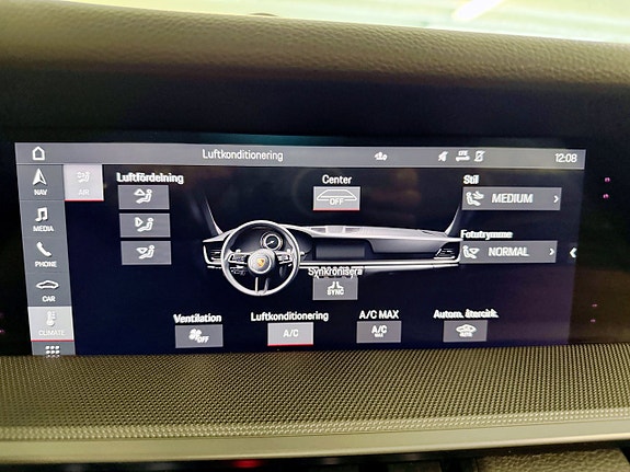 Porsche 911 Carrera 4S 21 of 26