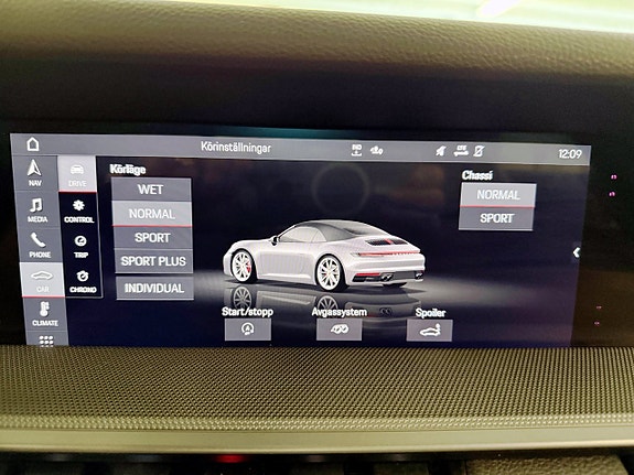 Porsche 911 Carrera 4S 18 of 26
